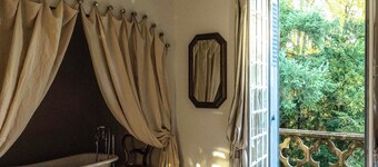 Lovely 5-bedroom elegant castle in Sainte-Sévère-sur-Indre for your stay