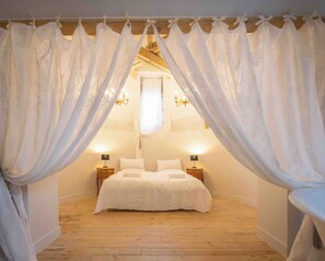 5 habitaciones, tabla de planchar con plancha, wifi y ropa de cama 