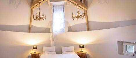 5 Schlafzimmer, BĂŒgeleisen/BĂŒgelbrett, WLAN, BettwĂ€sche