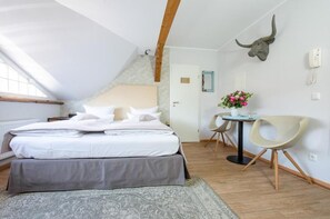 Deluxe Double Room, City View | Iron/ironing board, free WiFi - Design Apartments -IM HOLLÄNDERVIERTEL19 (Potsdam)