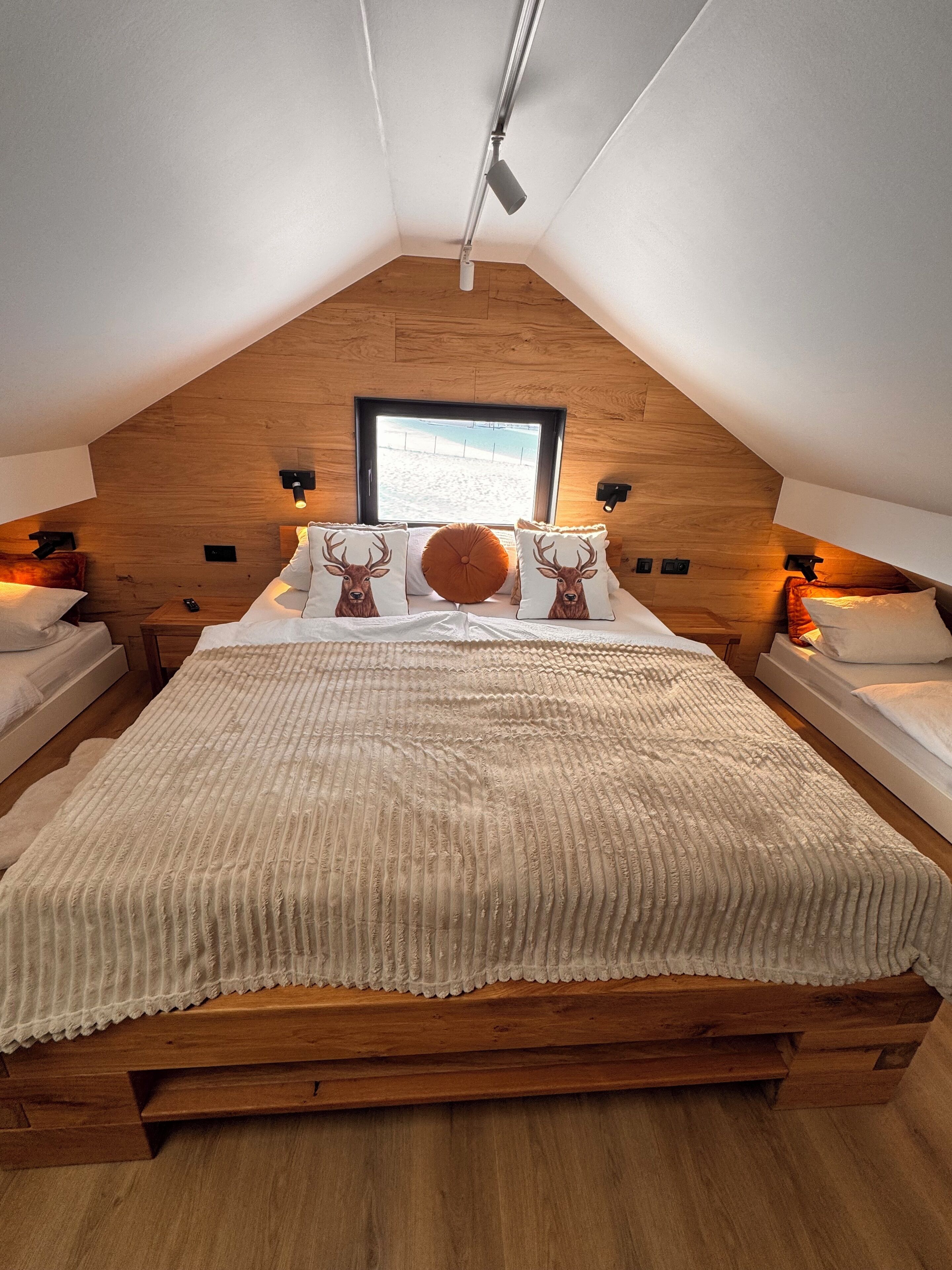 3 chambres, fer et planche à repasser, lit parapluie, Wi-Fi gratuit