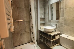 Hair dryer - Studio 18 m2, en hyper centre-ville (Aix-les-Bains)