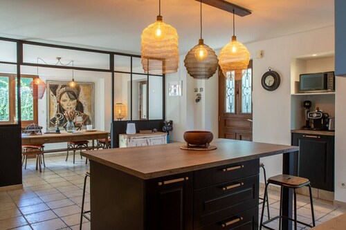 Villa 180 m² 4 chambres, piscine et stationnement