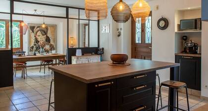 Villa 180 m² 4 chambres, piscine et stationnement