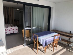 Iron/ironing board, free WiFi, bed sheets - Studio 38m², parking et terrasse, en centre-ville (Aix-les-Bains)