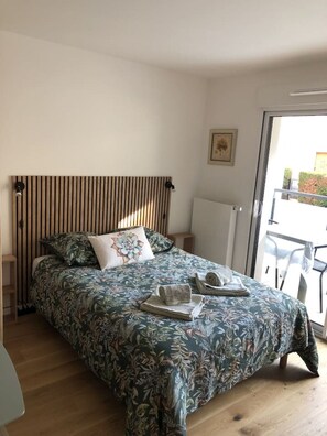Iron/ironing board, WiFi, bed sheets - Studio 33m², avec terrasse, en centre-ville (Aix-les-Bains)
