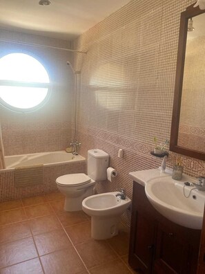 Apartment, 2 Bedrooms, Balcony, Ocean View | Bathroom - Exclusive Sea-view Apartment in Carboneras (Carboneras)