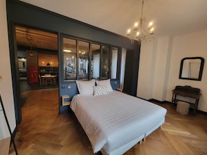 1 chambre, coffres-forts dans les chambres, bureau