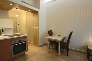 Frigorifero, microonde, forno, lavastoviglie