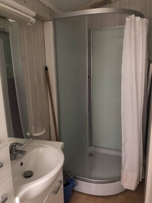 Hair dryer, towels, toilet paper - Studio 23m², en centre-ville, proche des thermes (Aix-les-Bains)