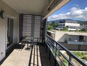 Outdoor dining - Appartement 46m² 1 chambre, parking, proche du lac (Aix-les-Bains)