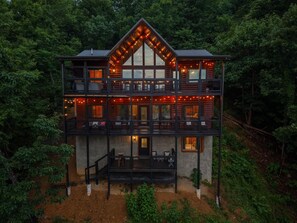 Exterior - Luxury Mountain View Cabin+ 3 Minutes to Dollywood (Sevierville)