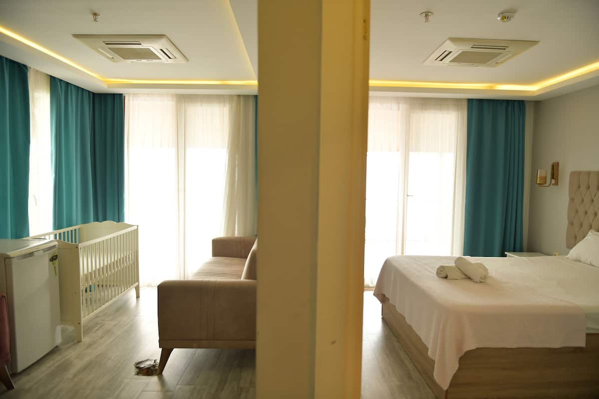 Room, Sea View | Laptop workspace, free WiFi