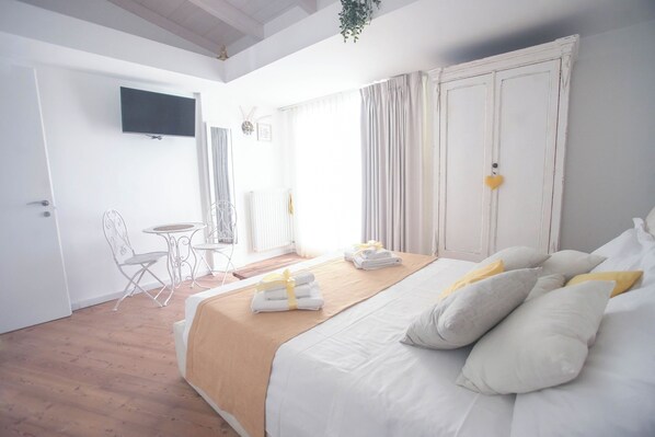 3 chambres, fer et planche à repasser, lit parapluie, Wi-Fi gratuit