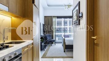 Apartamento, balcón, vistas a la ciudad | Tabla de planchar con plancha y wifi gratis