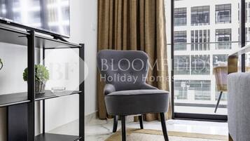 Apartamento, balcón, vistas a la ciudad | Interior