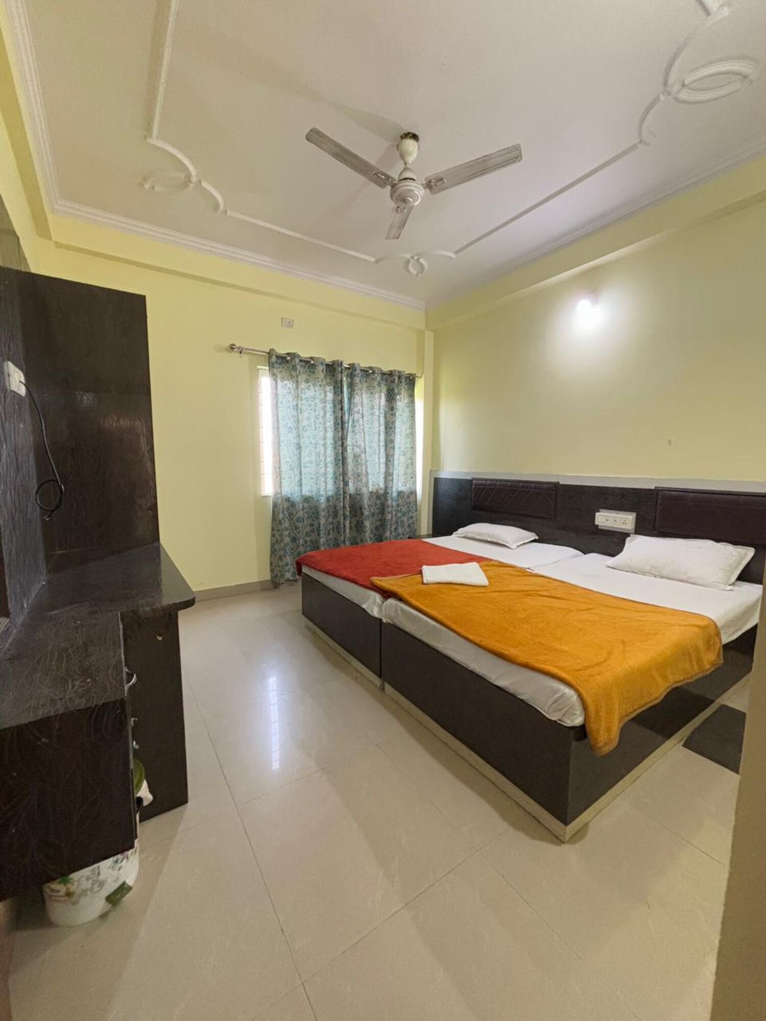 Deluxe-huone, kaupunkinäköala | Työpöytä, ilmainen Wi-Fi