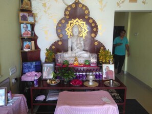 Interior detail - Hotel Home Inn Bodhgaya (Bodh Gaya)