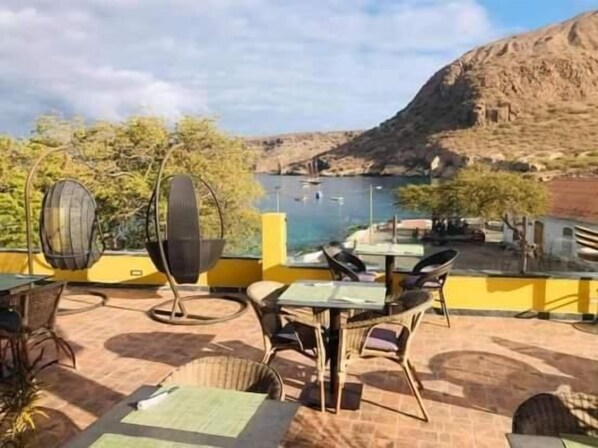 Outdoor dining - Vista Mar (Tarrafal)
