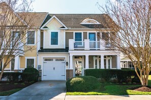 Exterior - Reilly's Roost a Beautiful 3 bed, 2.5 bath home located in Bayside Community with Indoor/Outdoor pools, Fitness, Tennis, On-site Restaurant, Bay & More! Many Child Friendly Travel Accommodations! (Selbyville)