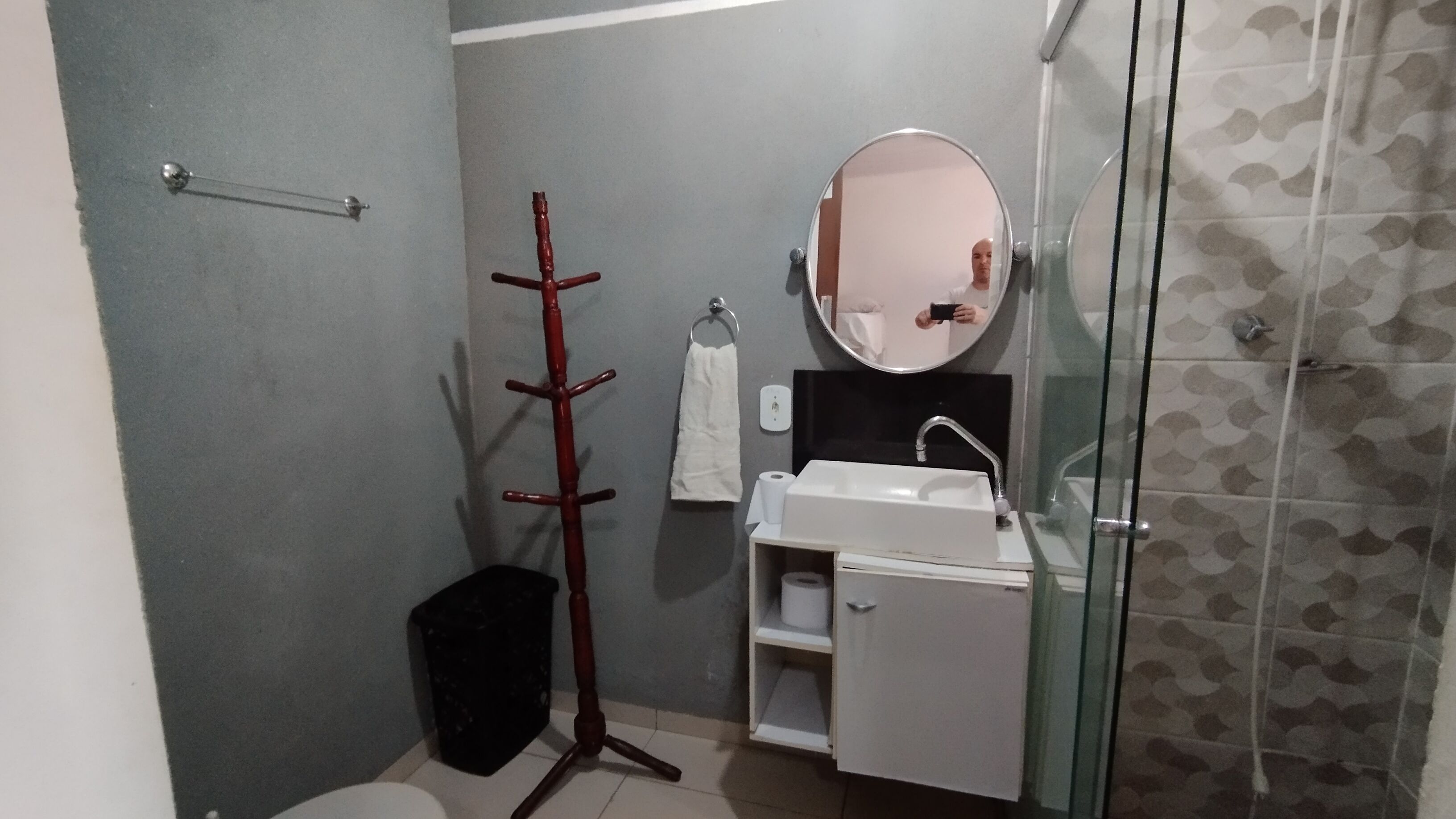 Toalhas de banho, papel higiênico