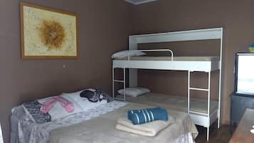 1 quarto, ferros/tábuas de passar roupa, Wi-Fi, roupa de cama