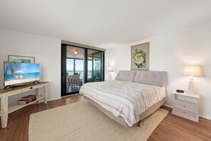 2 bedrooms, iron/ironing board, WiFi, bed sheets - Atrium #303 | Sanibel Beachfront at the Atrium **50% Off Special** (Sanibel)