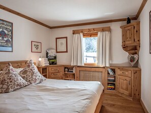 2 bedrooms