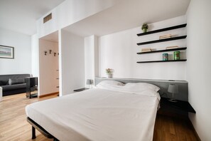Iron/ironing board - Hostmate - Milano - Lunigiana - Stazione Centrale (Milano)