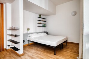 Iron/ironing board - Hostmate - Milano - Lunigiana - Stazione Centrale (Milano)