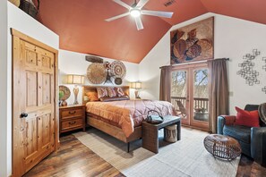 Tabla de planchar con plancha, wifi, ropa de cama