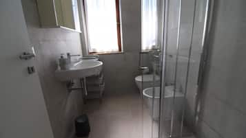 Villa, 3 Bedrooms, Balcony, Garden View | Bathroom