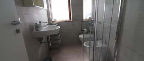 Villa, 3 Bedrooms, Balcony, Garden View | Bathroom