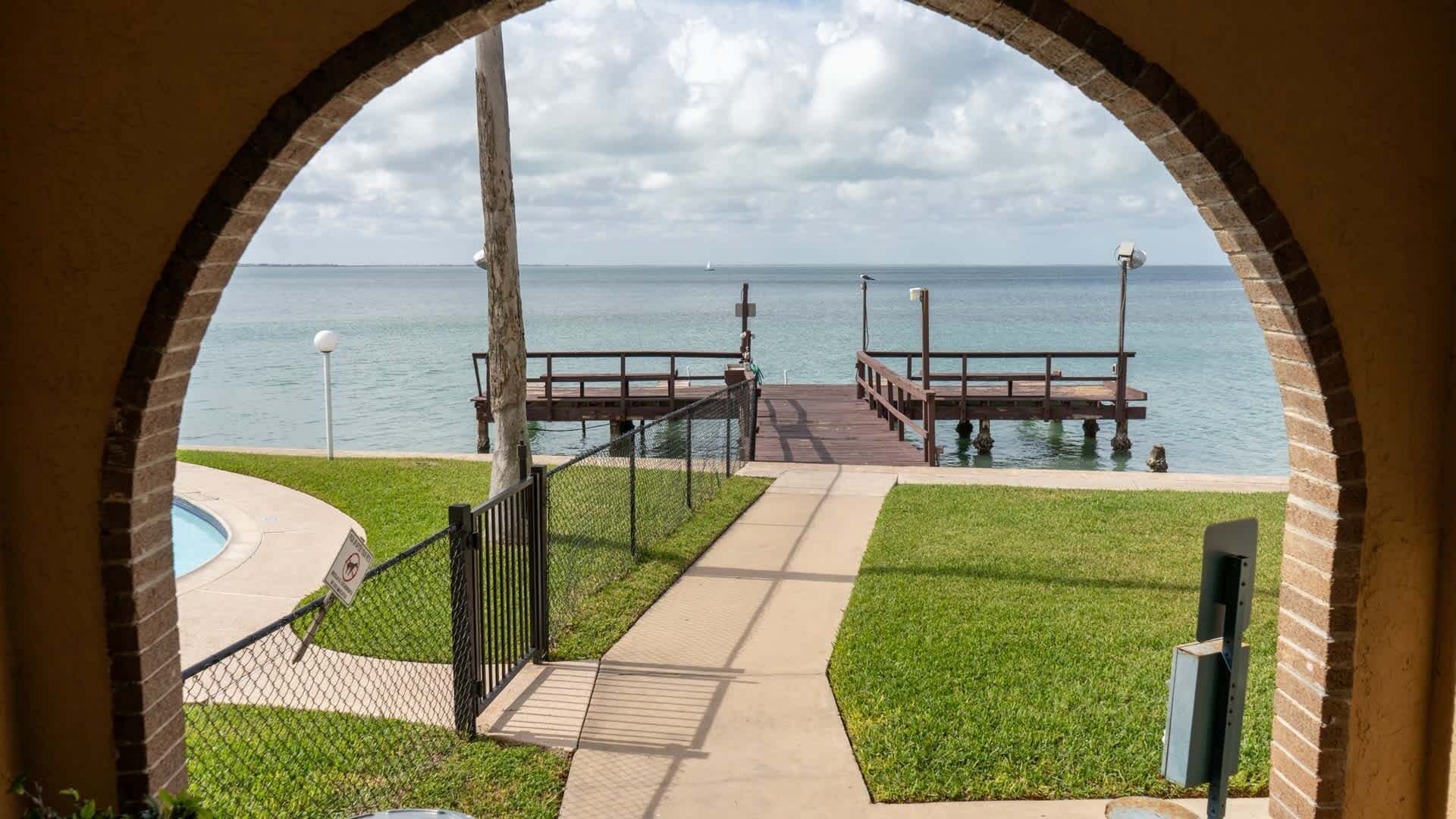 Apartment, 2 Bedrooms | Property grounds