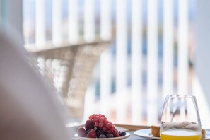 Luokittelematon kuva, 5 kautta 16, painike