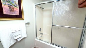 Apartment, 2 Bedrooms | Bathroom | Towels, shampoo - Renovated 1st Floor Beach 250ft Pool 2 Bedroom Apts (South Padre Island)