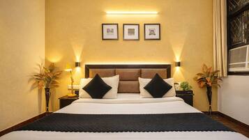 Classic Room, Smoking, Housekeeping | Desk, laptop workspace, free WiFi