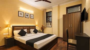 Classic Room, Smoking, Housekeeping | Desk, laptop workspace, free WiFi