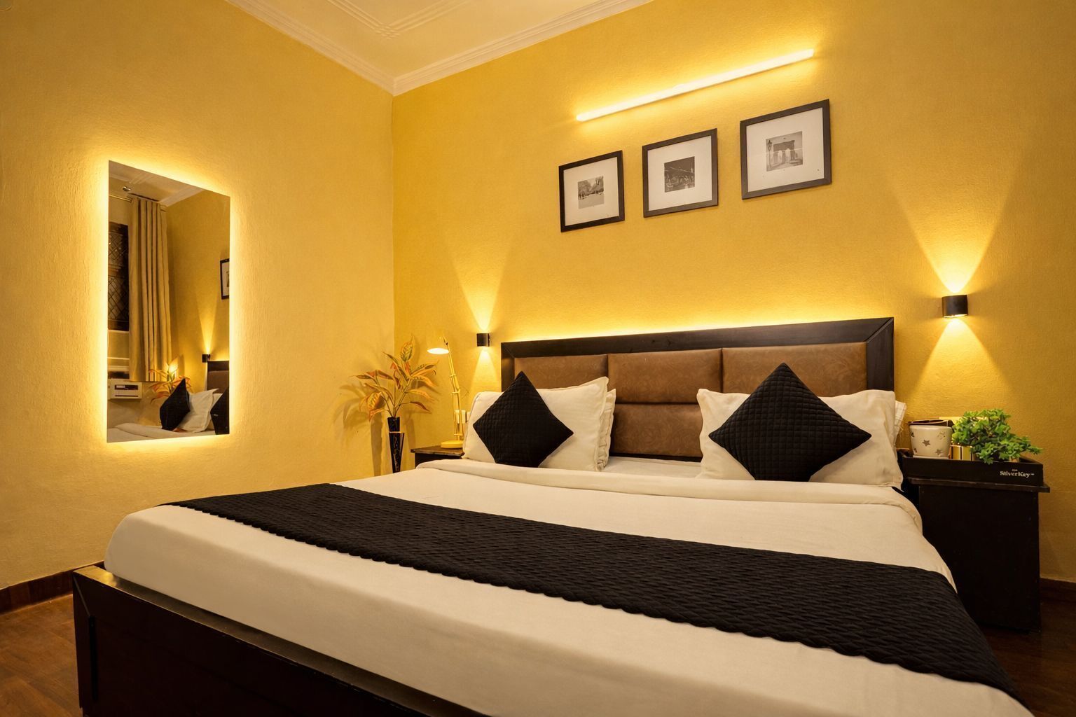 Classic Room, Smoking, Housekeeping | Desk, laptop workspace, free WiFi