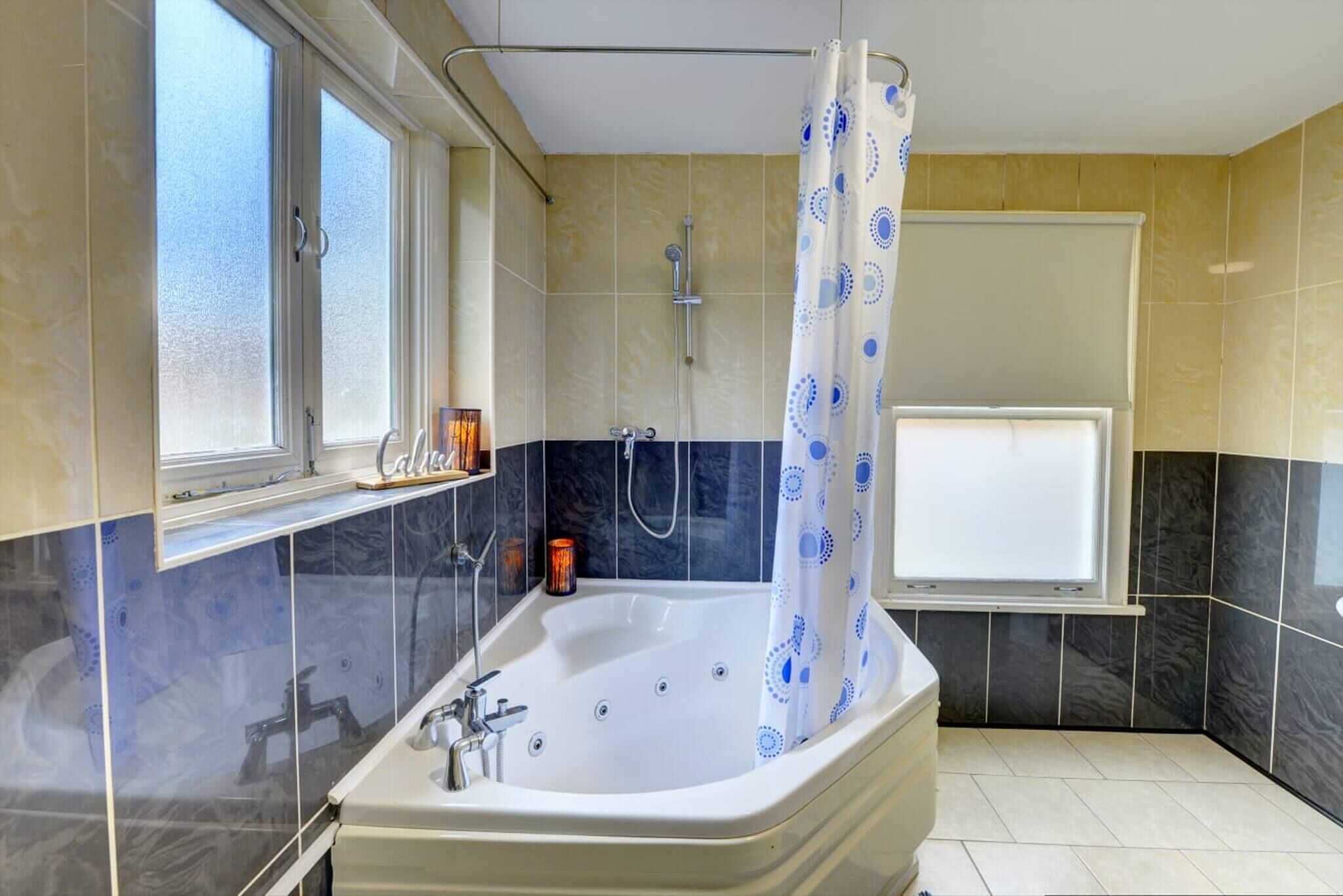 Apartemen, 2 kamar tidur | Kamar mandi | Tisu toilet
