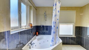 Appartement, 2 slaapkamers | Badkamer | Toiletpapier
