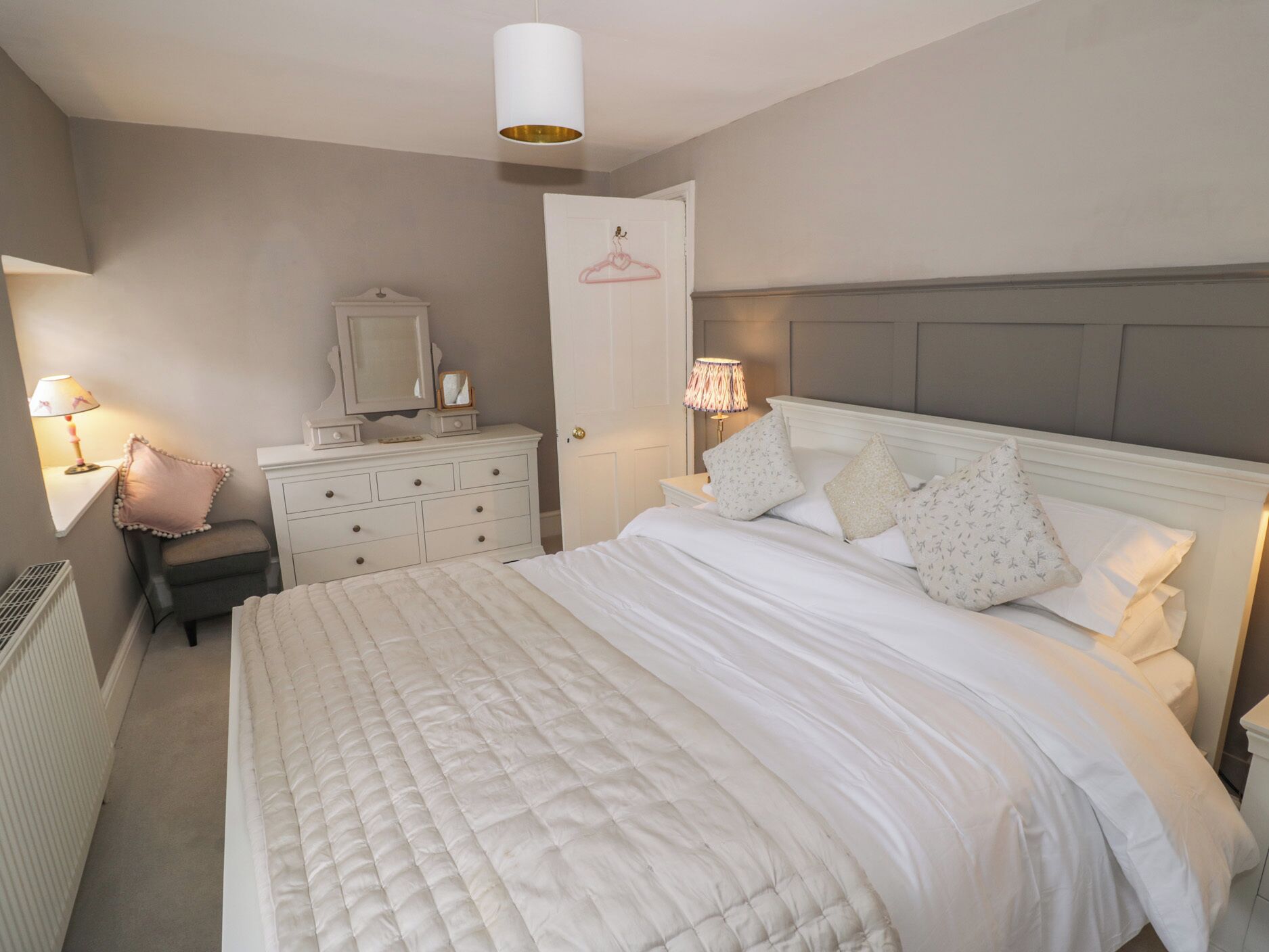 3 bedrooms, individually decorated, individually furnished, free WiFi