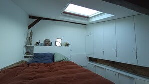 Free WiFi, bed sheets - Studio near Montmartre (París)