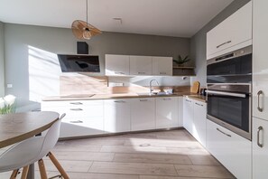 Køleskab, mikrobølgeovn, ovn, opvaskemaskine