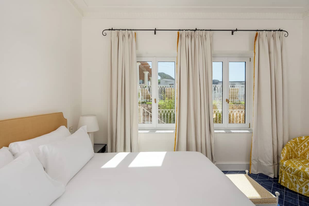 Deluxe Double Room, Garden View | In-room safe, soundproofing, iron/ironing board, free WiFi