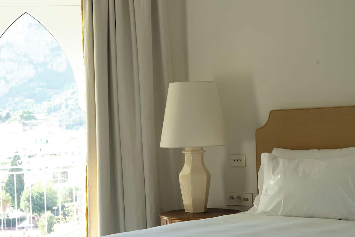 In-room safe, soundproofing, iron/ironing board, free WiFi