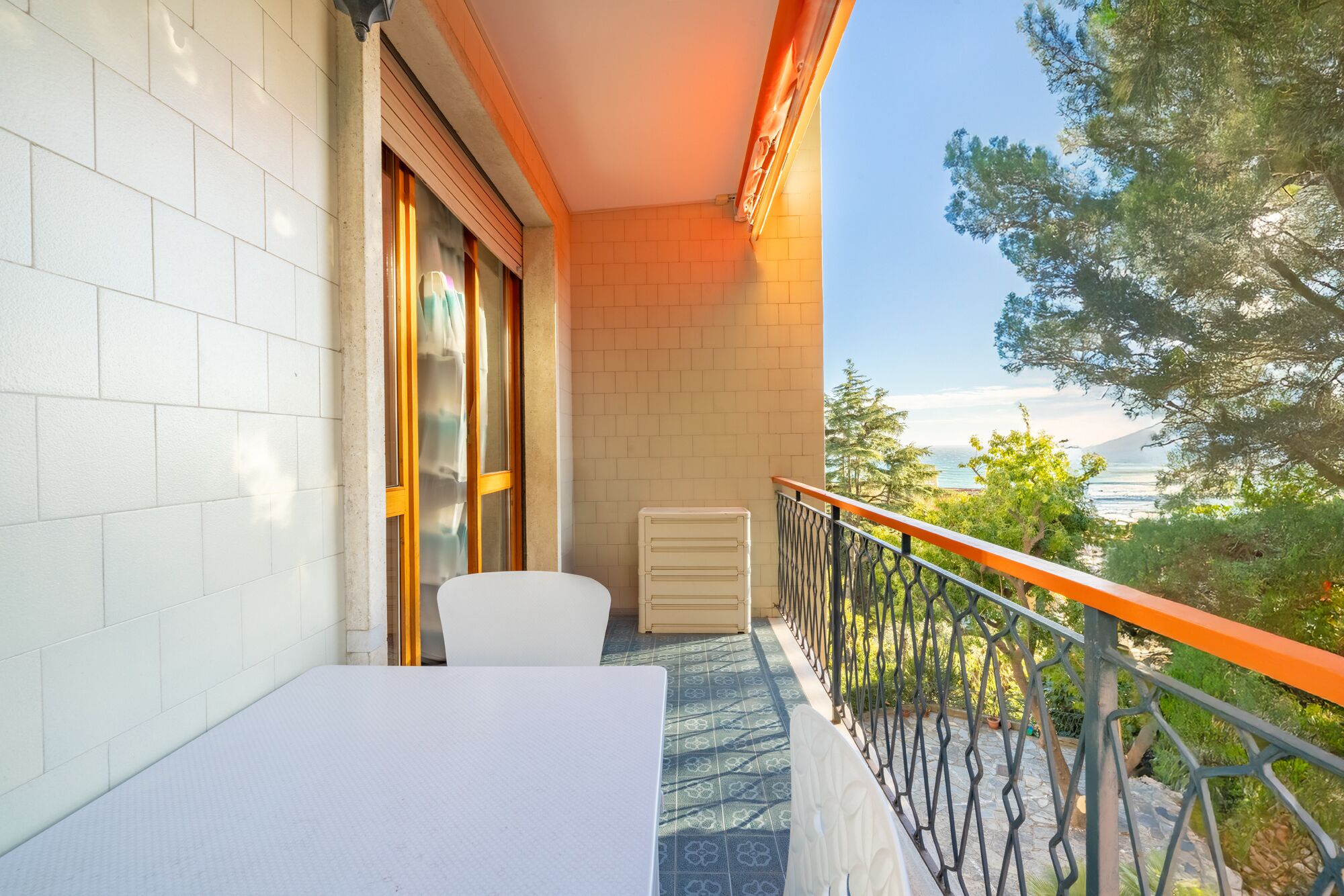 基本公寓, 陽台 | 室外用餐