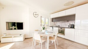 Fridge, microwave, oven, dishwasher - Apartment Monika by Interhome (Maslenica)