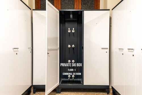 The Ski Lovers - Ski-in/Ski-out Matterhorn View