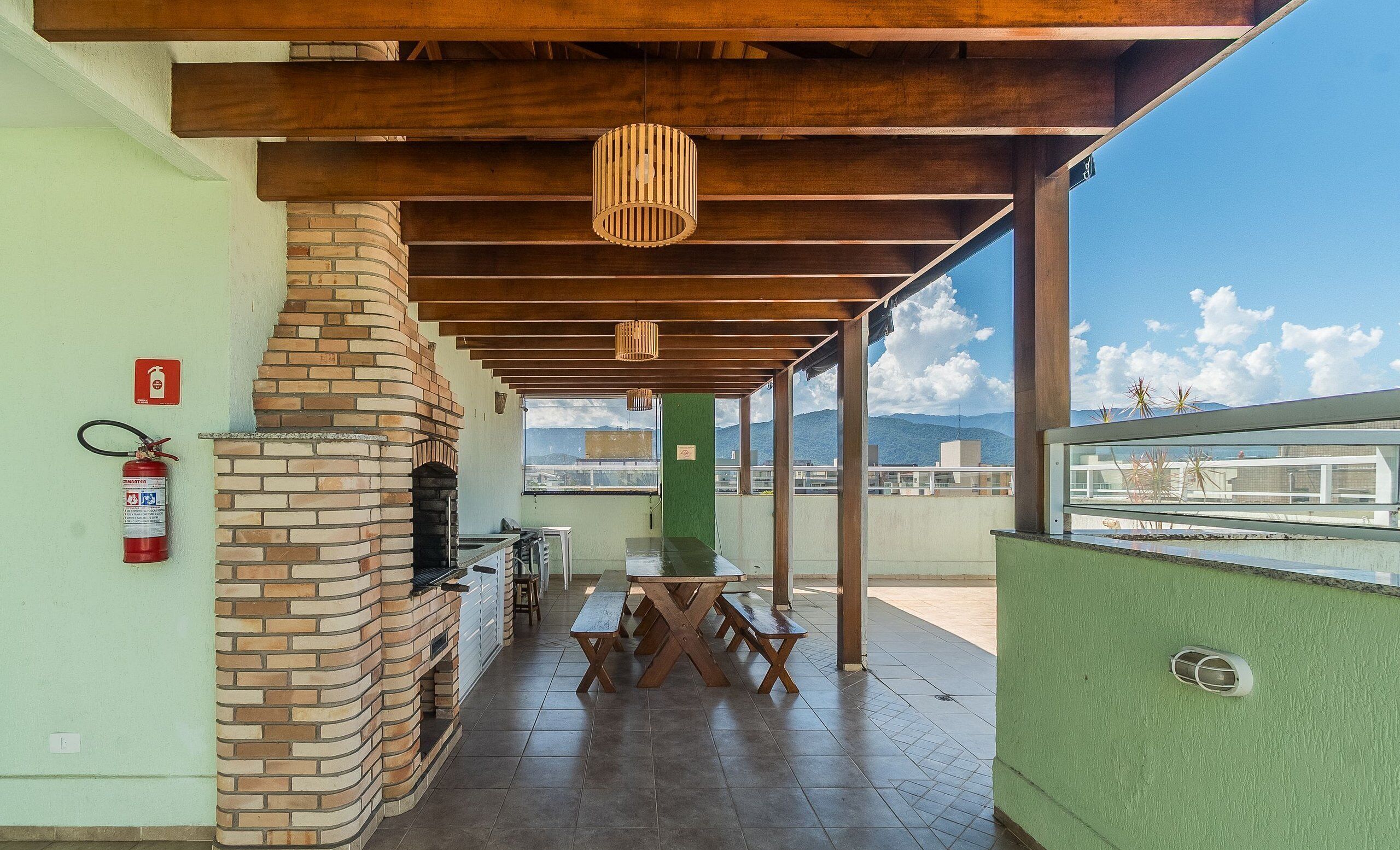 基础公寓 | 室外用餐